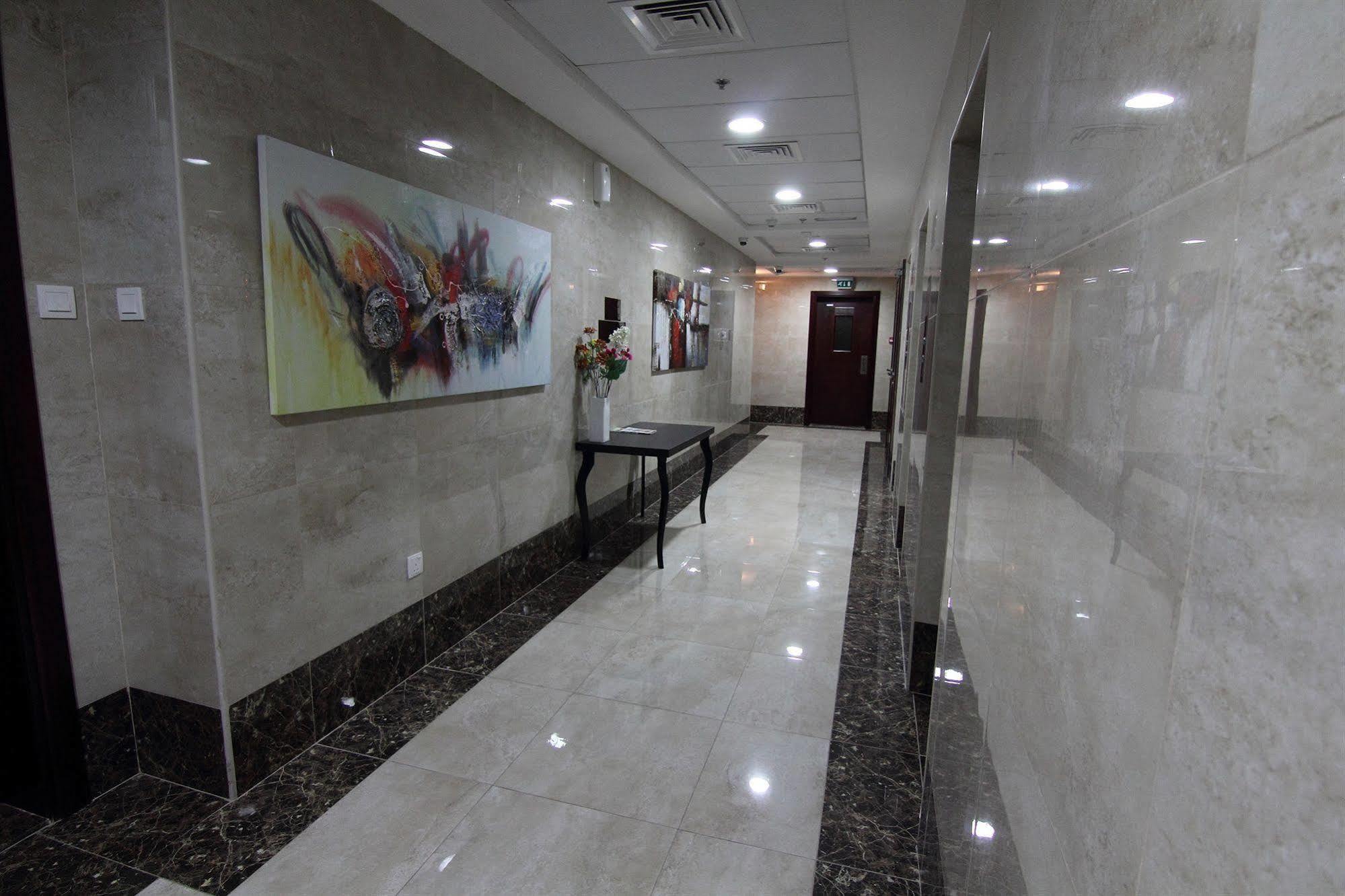 Home To Home Apartments Дубай Экстерьер фото